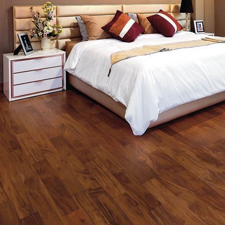 Damaging Hardwood Floor, How To Protect Laminate Floors From Dog Scratches